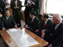 申入れ
