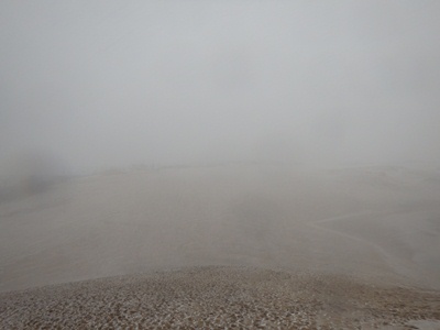 吹雪の砂丘