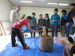 餅つきの様子