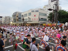 傘踊りで世界新記録に挑戦2