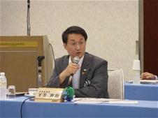 平井知事の発言の様子