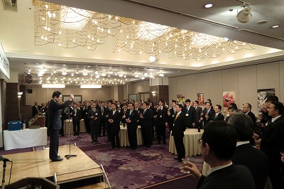 懇親会乾杯の様子