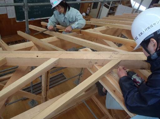 建前の様子