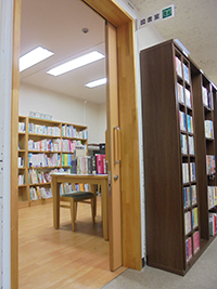 図書室入り口写真