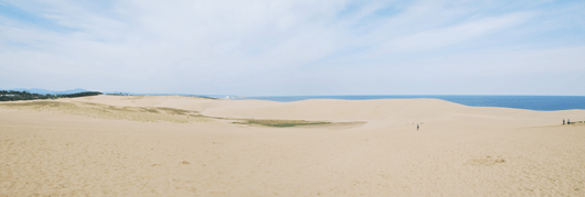 「馬の背」の風景－海と砂のコントラストが綺麗です