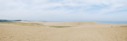 「馬の背」の風景－薄雲がかかっていますがほんのり青空です