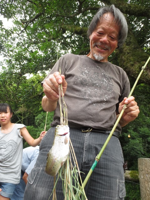 鹿角製の釣り針づくりと魚釣り」を開催しました！/むきばんだ