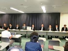 共同記者会見2