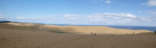 「馬の背」の風景－行楽日和です